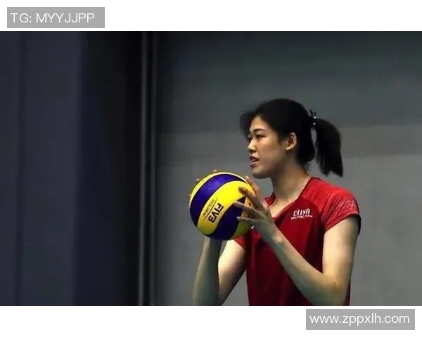 勇士与雷霆对决中的女主播精彩表现引发球迷热议与关注