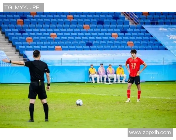 北控与辽宁激战正酣双方球员拼尽全力争夺胜利